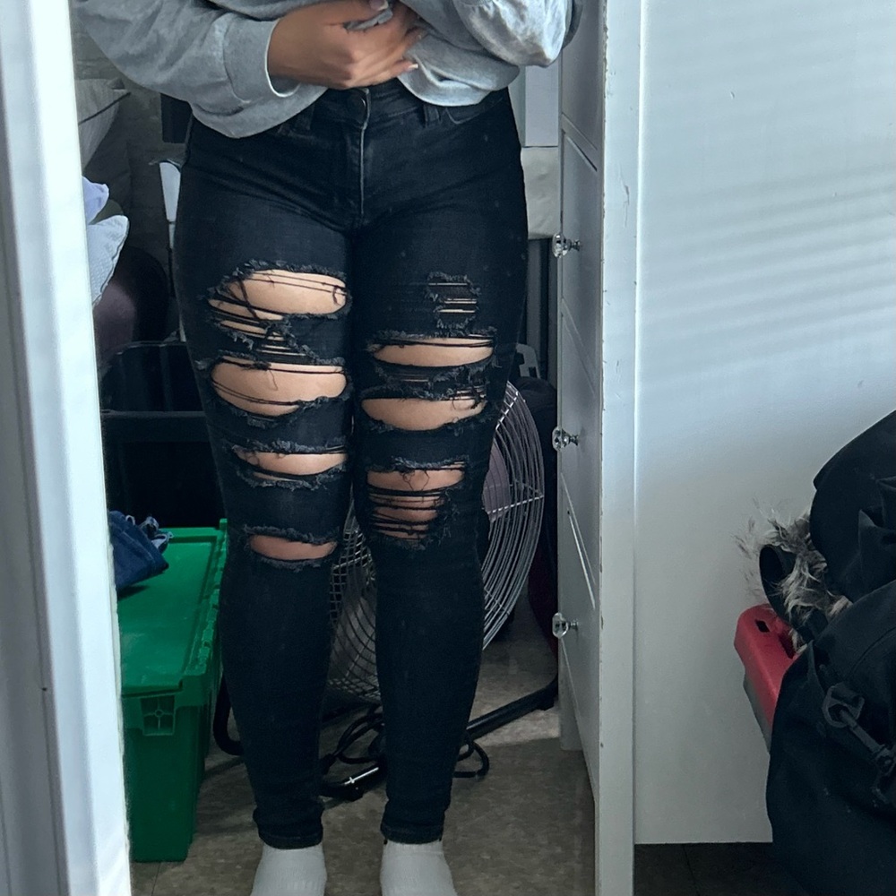 American eagle ripped jeans